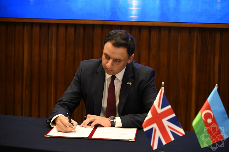 Azərbaycan və Böyük Britaniya arasında əməkdaşlığa dair 4 sənəd imzalanıb<font color=red> - FOTOLAR</font>