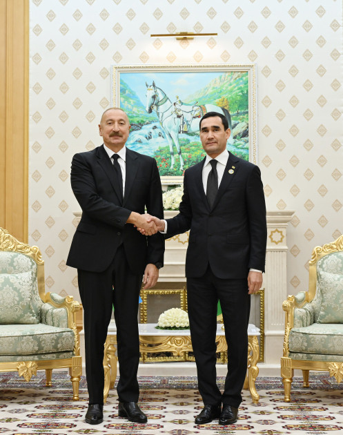 Türkmənbaşı şəhərində Prezident İlham Əliyevin Türkmənistan Prezidenti ilə görüşü olub<font color=red> - FOTOLAR</font>