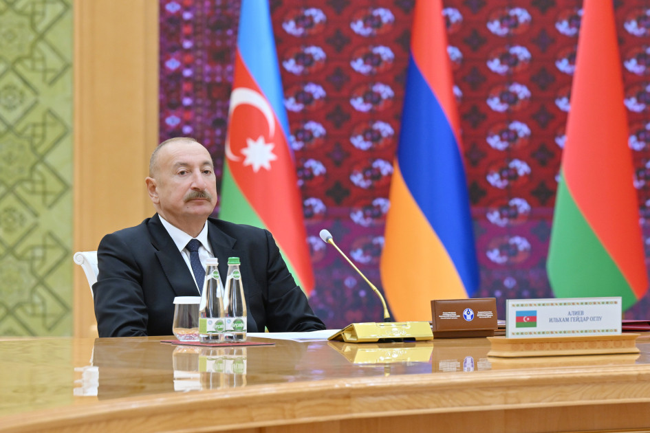 Prezident İlham Əliyev MDB Dövlət Başçıları Şurasının məhdud tərkibdə iclasında iştirak edib<font color='red'> - YENİLƏNİB</font><font color=red> - FOTOLAR</font>