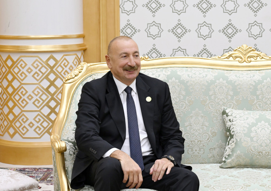 Türkmənbaşı şəhərində Prezident İlham Əliyevin İran Prezidenti ilə görüşü keçirilib<font color='red'> - YENİLƏNƏCƏK</font><font color=red> - FOTOLAR</font>