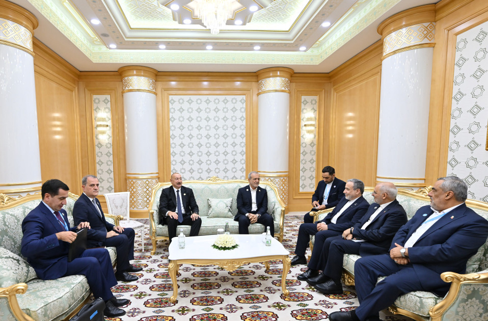 Türkmənbaşı şəhərində Prezident İlham Əliyevin İran Prezidenti ilə görüşü keçirilib<font color='red'> - YENİLƏNƏCƏK</font><font color=red> - FOTOLAR</font>