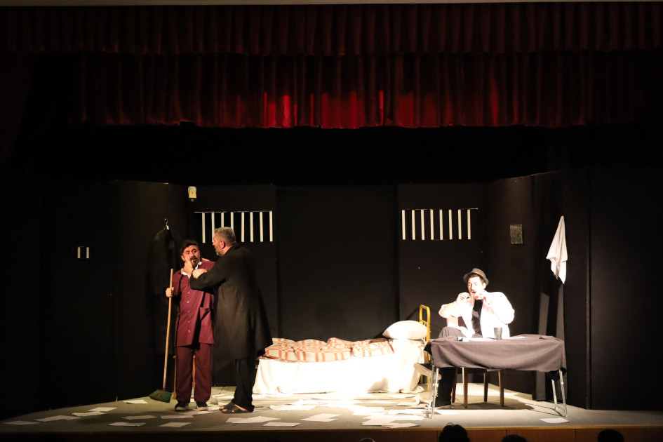 Naxçıvanda Ərzurum Şəhər Teatrının “Madmazelin pişiyi” tamaşası nümayiş olunub<font color=red> - FOTOLAR</font>