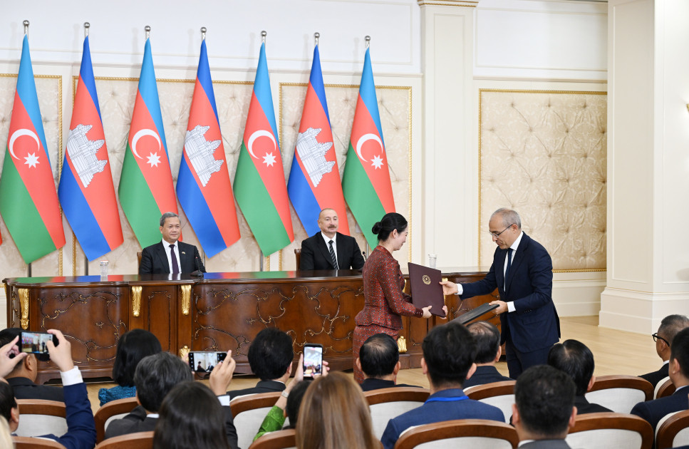 Azərbaycan-Kamboca sənədləri mübadilə olunub<font color='red'> - YENİLƏNİB</font><font color=red> - FOTOLAR</font>