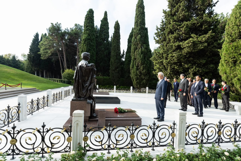 Daxili işlər naziri iranlı həmkarı ilə görüşüb<font color=red> - FOTOLAR</font>