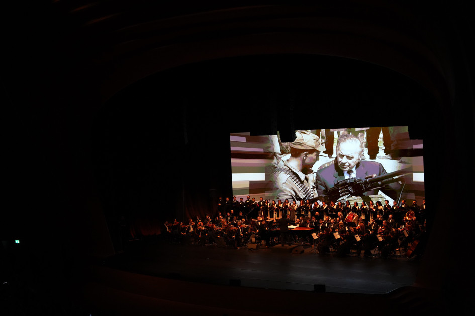 Azərbaycanın nəhəng kinematoqrafiya layihələrindən birinin – “44” bədii filminin premyerası olub<font color=red> - FOTOLAR</font>