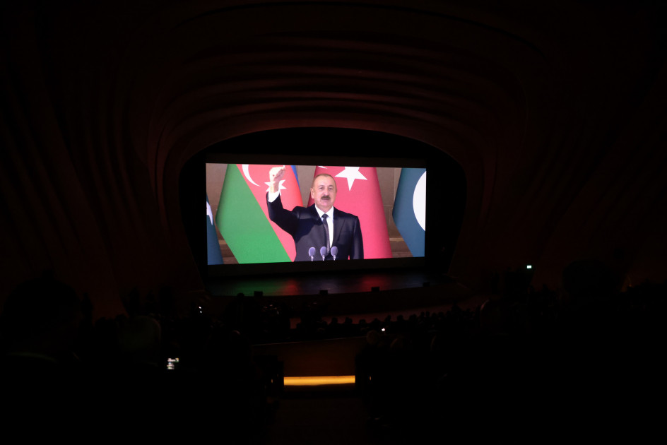 Azərbaycanın nəhəng kinematoqrafiya layihələrindən birinin – “44” bədii filminin premyerası olub<font color=red> - FOTOLAR</font>