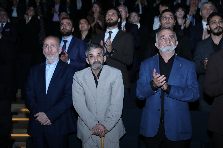 Azərbaycanın nəhəng kinematoqrafiya layihələrindən birinin – “44” bədii filminin premyerası olub<font color=red> - FOTOLAR</font>