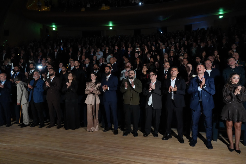 Azərbaycanın nəhəng kinematoqrafiya layihələrindən birinin – “44” bədii filminin premyerası olub<font color=red> - FOTOLAR</font>