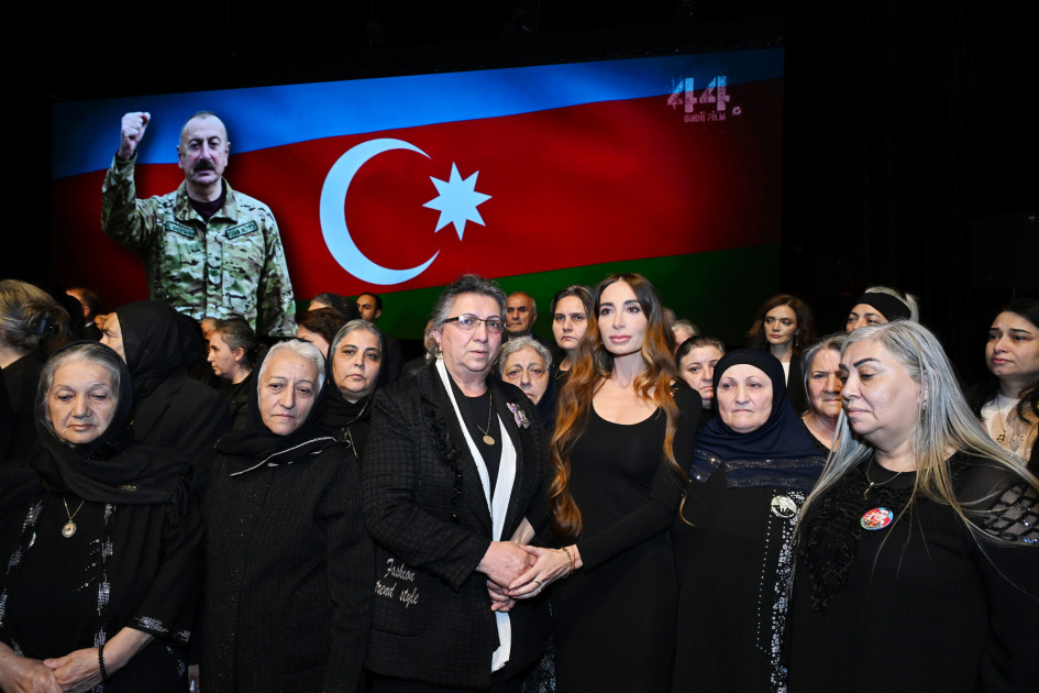Azərbaycanın nəhəng kinematoqrafiya layihələrindən birinin – “44” bədii filminin premyerası olub<font color=red> - FOTOLAR</font>