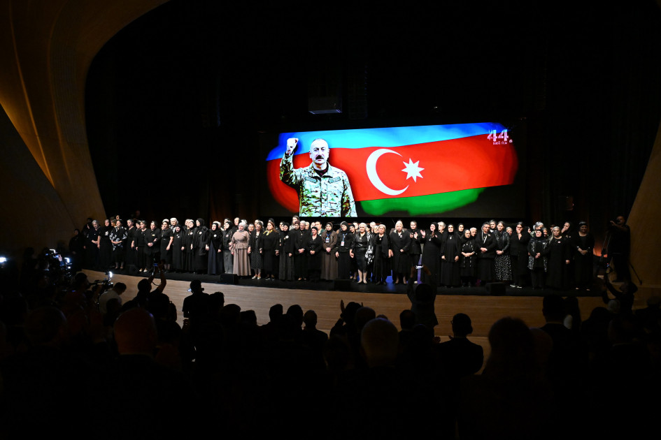 Azərbaycanın nəhəng kinematoqrafiya layihələrindən birinin – “44” bədii filminin premyerası olub<font color=red> - FOTOLAR</font>