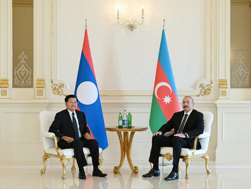 İlham Əliyevin Laos Prezidenti ilə təkbətək görüşü olub<font color=red> - FOTOLAR</font>