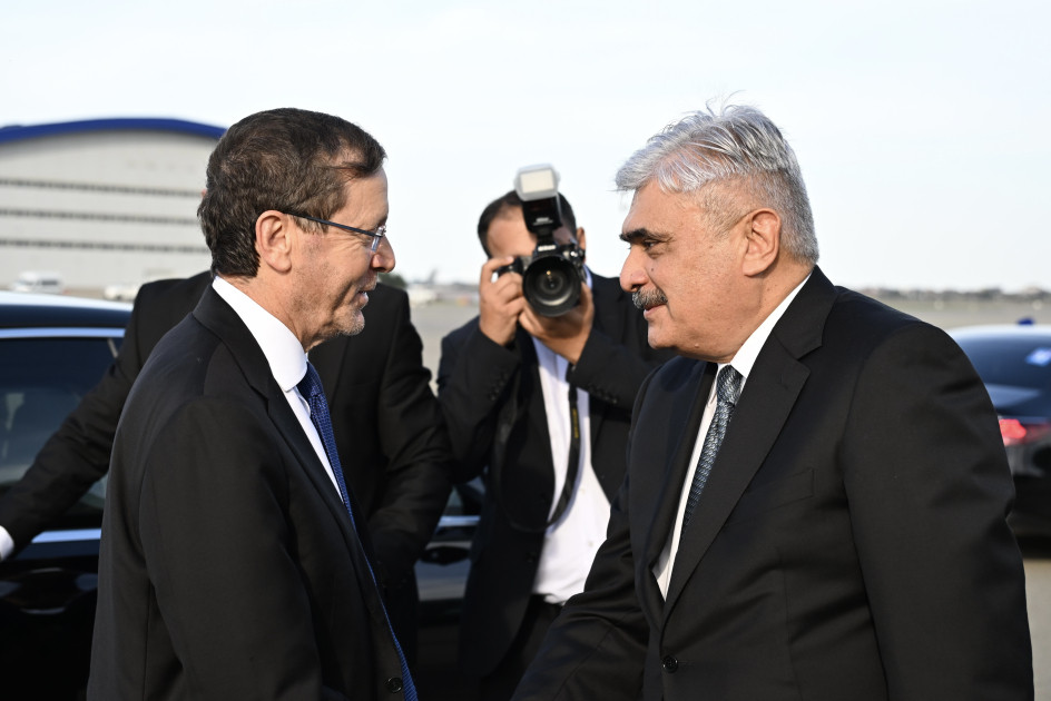 İsrail Prezidenti İsxak Hersoq Azərbaycana səfərə gəlib<font color=red> - FOTOLAR</font>