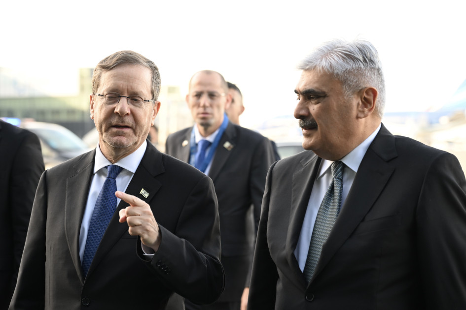 İsrail Prezidenti İsxak Hersoq Azərbaycana səfərə gəlib<font color=red> - FOTOLAR</font>
