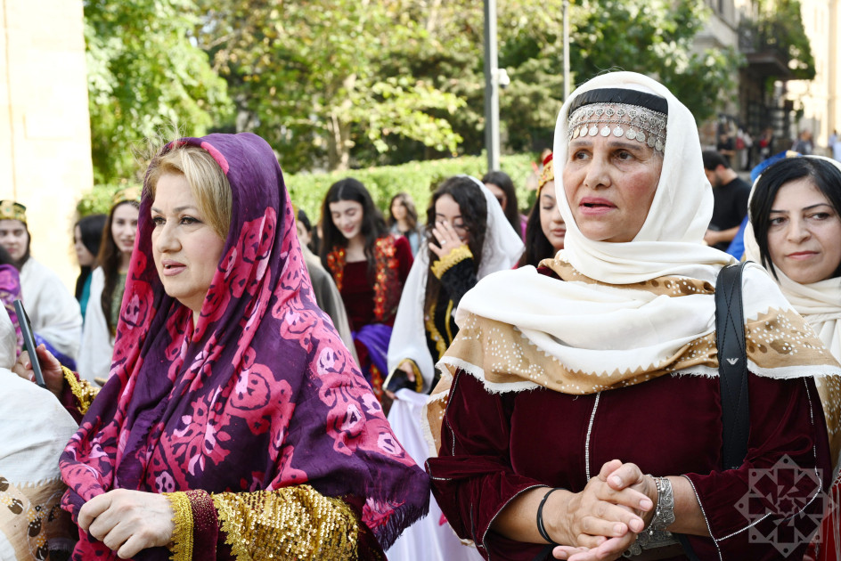 QHT-lərin təşəbbüsü ilə Bakıda kəlağayının təbliğinə həsr edilən yürüş keçirilib<font color=red> - FOTOLAR</font>