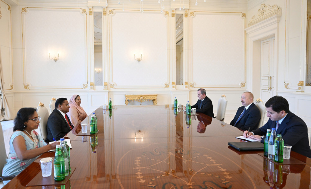 Prezident İlham Əliyev Şri-Lankanın xarici işlər, xarici məşğulluq və turizm nazirini qəbul edib<font color=red> - FOTOLAR</font>