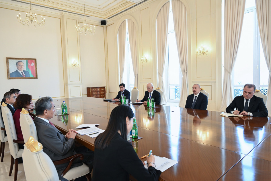 Prezident İlham Əliyev Çin Kommunist Partiyası Mərkəzi Komitəsinin Siyasi Bürosunun üzvünü qəbul edib<font color=red> - FOTOLAR</font>