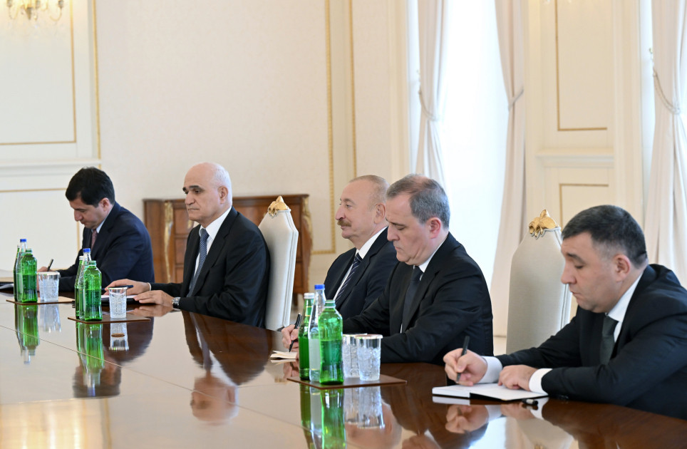 Prezident İlham Əliyev Çin Kommunist Partiyası Mərkəzi Komitəsinin Siyasi Bürosunun üzvünü qəbul edib<font color=red> - FOTOLAR</font>