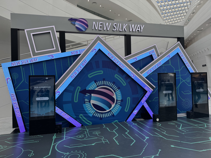 Qazaxıstanda “New Silk Way” beynəlxalq nəqliyyat-logistika forumu keçirilir<font color=red> - FOTOLAR</font>