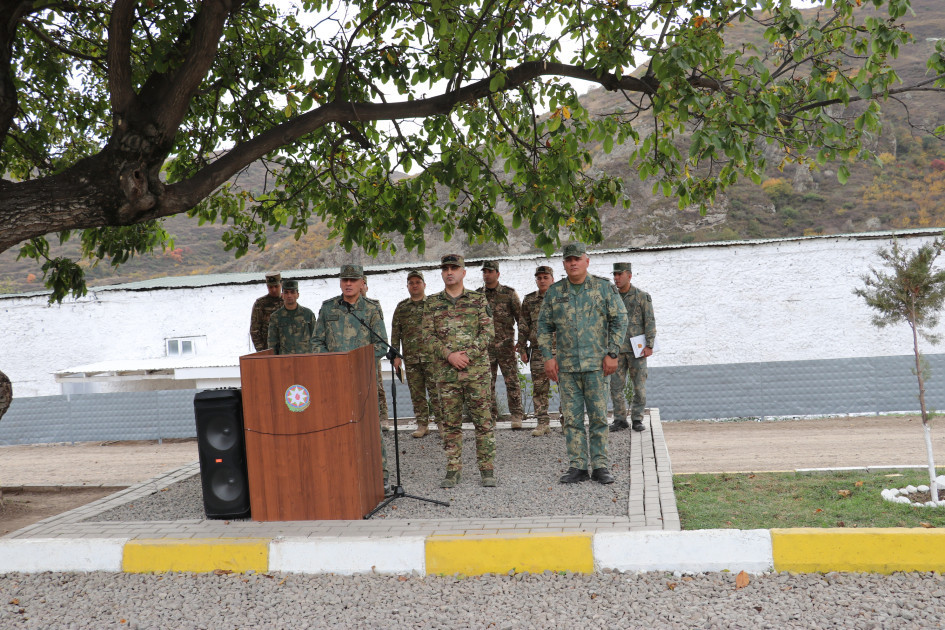 Hərbi prokuror Bəhruz Əhmədov Laçın rayonunda hərbi qulluqçularla görüşüb<font color=red> - FOTOLAR</font>