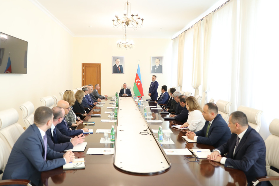 Anar Bayramov Səhiyyə Nazirliyinin kollektivinə təqdim olunub<font color=red> - FOTOLAR</font>