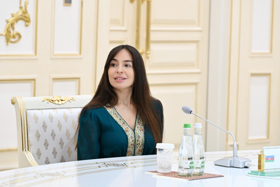 Aşqabadda Leyla Əliyevanın, Oğulcahan Atabayevanın və Saida Mirziyoyevanın üçtərəfli görüşü olub<font color=red> - FOTOLAR</font>