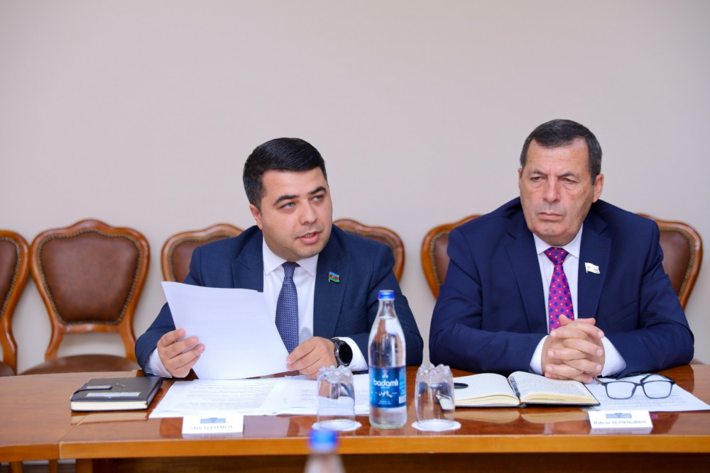 Ali Məclisin Hüquq siyasəti  komitəsinin iclası keçirilib<font color=red> - FOTOLAR</font>