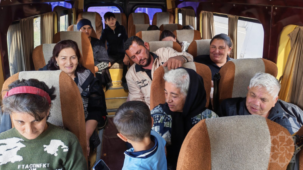 Böyük Qayıdış davam edir: Ağdamdan Xocalı və Ağdərəyə növbəti köç yola salınıb<font color=red> - FOTOLAR</font>
