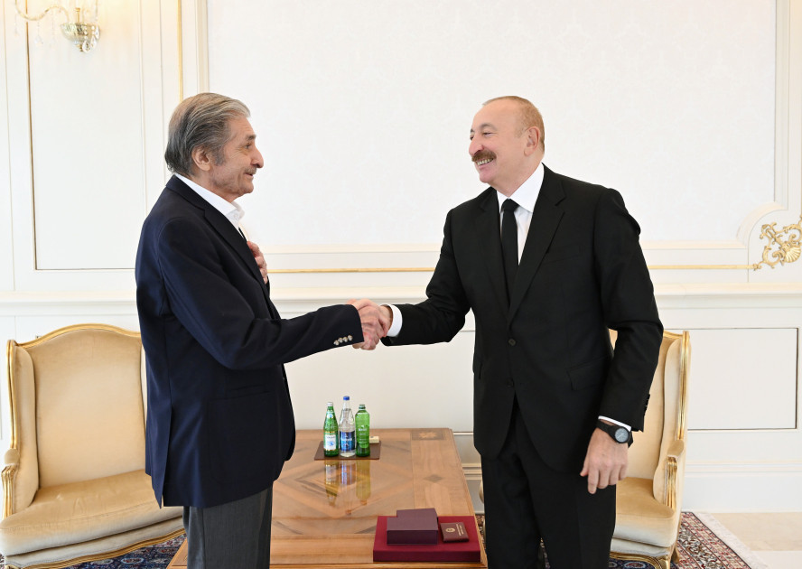 Prezident İlham Əliyev Fərhad Xəlilova “İstiqlal” ordenini təqdim edib<font color='red'> - YENİLƏNƏCƏK</font><font color=red> - FOTOLAR</font>