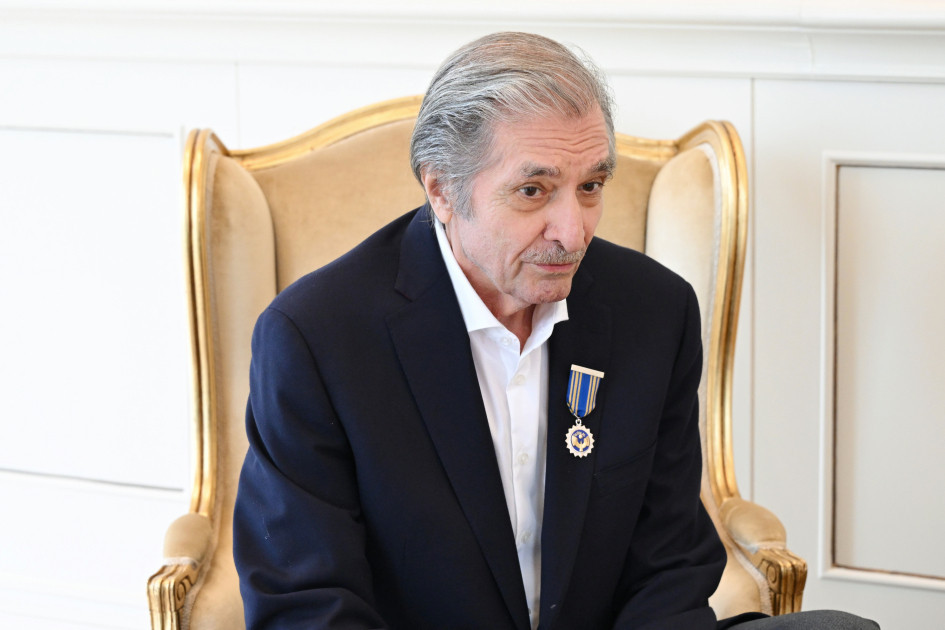 Prezident İlham Əliyev Fərhad Xəlilova “İstiqlal” ordenini təqdim edib<font color='red'> - YENİLƏNƏCƏK</font><font color=red> - FOTOLAR</font>
