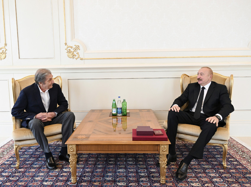 Prezident İlham Əliyev Fərhad Xəlilova “İstiqlal” ordenini təqdim edib<font color='red'> - YENİLƏNƏCƏK</font><font color=red> - FOTOLAR</font>