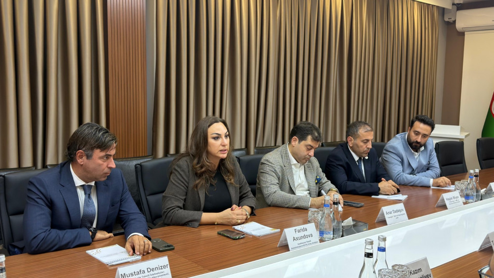 İqtisadiyyat Nazirliyində tekstil sənayesinin inkişaf perspektivləri müzakirə olunub<font color=red> - FOTOLAR</font>
