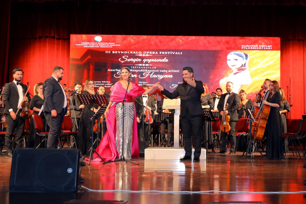 Naxçıvanda Fidan Hacıyevanın ifasında unudulmaz musiqi gecəsi yaşanıb<font color=red> - FOTOLAR</font>