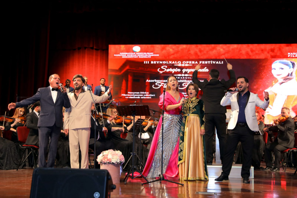 Naxçıvanda Fidan Hacıyevanın ifasında unudulmaz musiqi gecəsi yaşanıb<font color=red> - FOTOLAR</font>