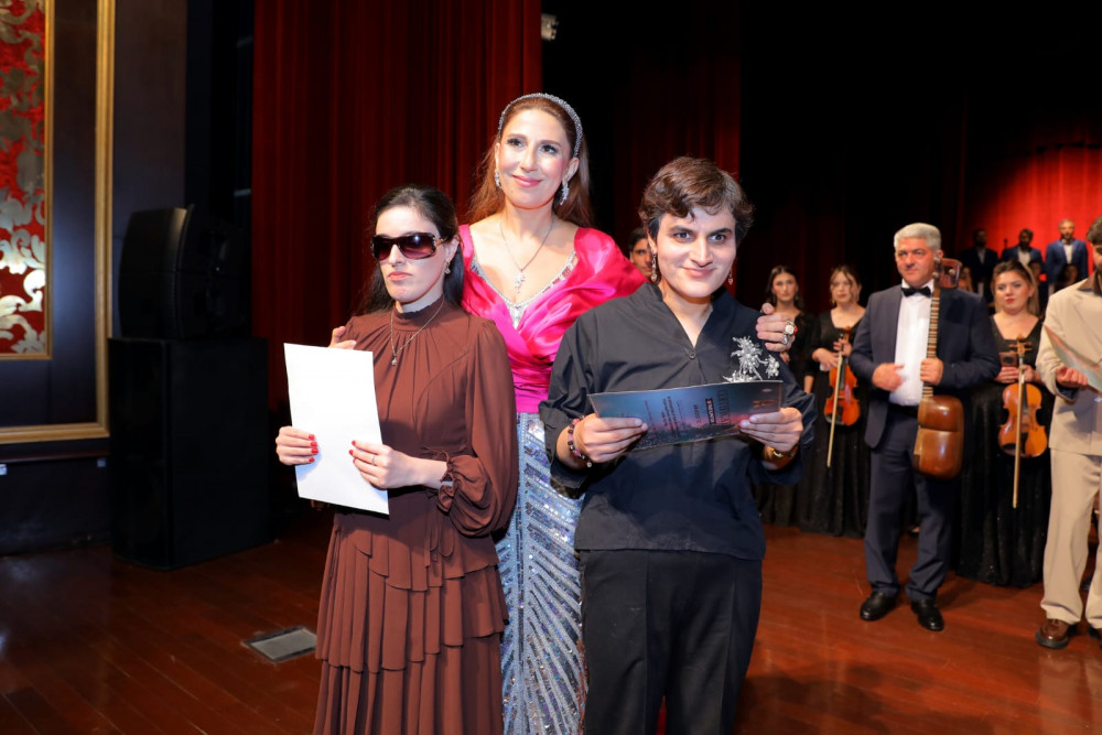 Naxçıvanda Fidan Hacıyevanın ifasında unudulmaz musiqi gecəsi yaşanıb<font color=red> - FOTOLAR</font>