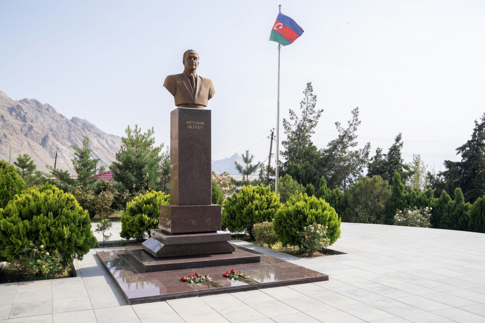 Səlahiyyətli nümayəndə Ordubad rayon ağsaqqalları ilə görüşüb<font color=red> - FOTOLAR</font>