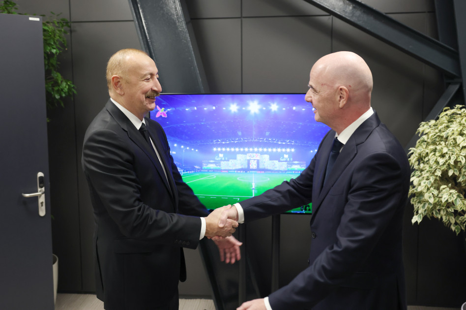 Prezident İlham Əliyev FIFA U-15 dünya çempionatının və festivalının açılış mərasimini izləyib<font color='red'> - YENİLƏNİB 2</font><font color=red> - FOTOLAR</font>