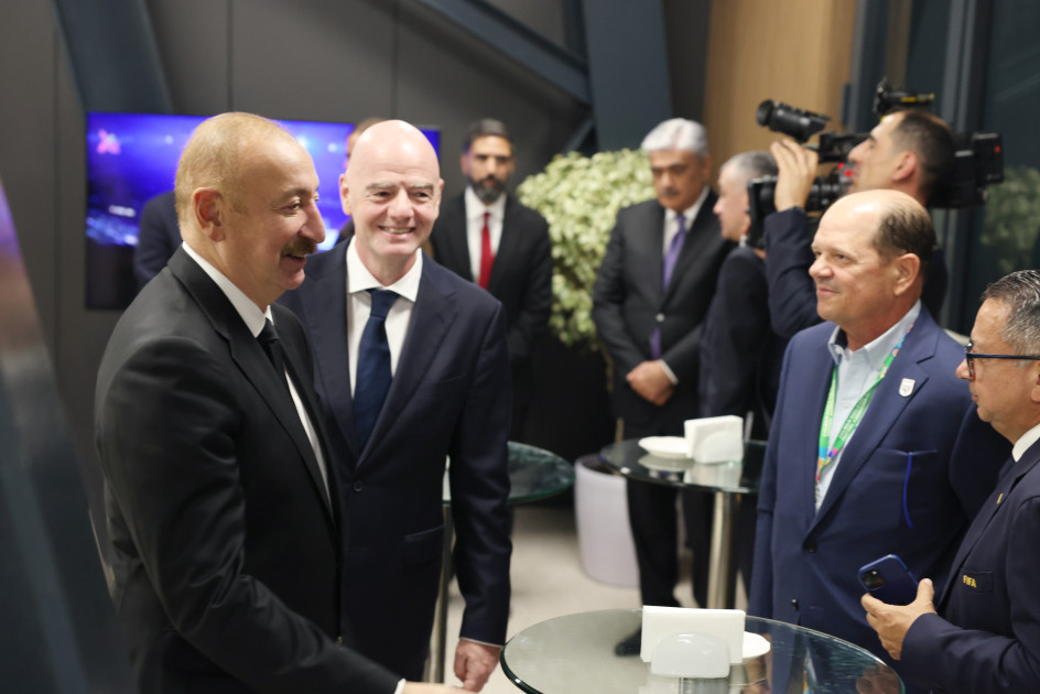 Prezident İlham Əliyev FIFA U-15 dünya çempionatının və festivalının açılış mərasimini izləyib<font color='red'> - YENİLƏNİB 2</font><font color=red> - FOTOLAR</font>
