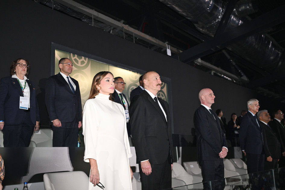 Prezident İlham Əliyev FIFA U-15 dünya çempionatının və festivalının açılış mərasimini izləyib<font color='red'> - YENİLƏNİB 2</font><font color=red> - FOTOLAR</font>