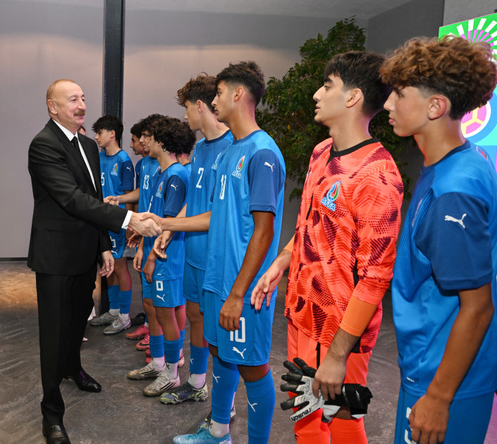 Prezident İlham Əliyev FIFA U-15 dünya çempionatının və festivalının açılış mərasimini izləyib<font color='red'> - YENİLƏNİB 2</font><font color=red> - FOTOLAR</font>
