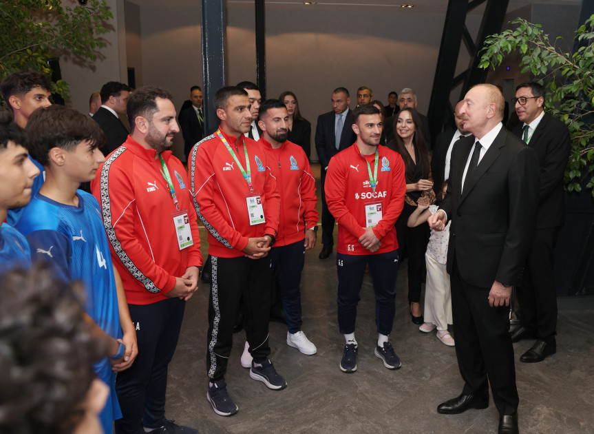 Prezident İlham Əliyev FIFA U-15 dünya çempionatının və festivalının açılış mərasimini izləyib<font color='red'> - YENİLƏNİB 2</font><font color=red> - FOTOLAR</font>
