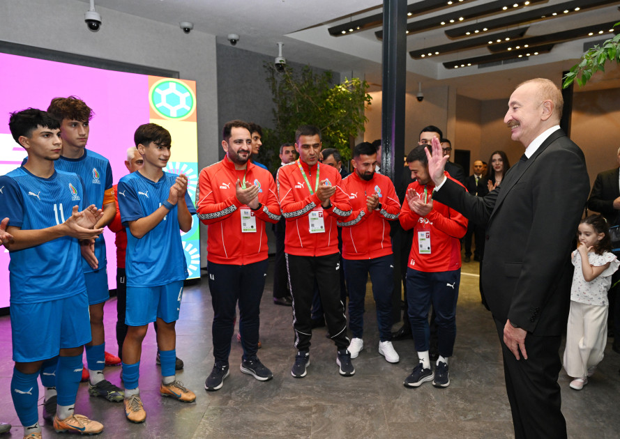 Prezident İlham Əliyev FIFA U-15 dünya çempionatının və festivalının açılış mərasimini izləyib<font color='red'> - YENİLƏNİB 2</font><font color=red> - FOTOLAR</font>