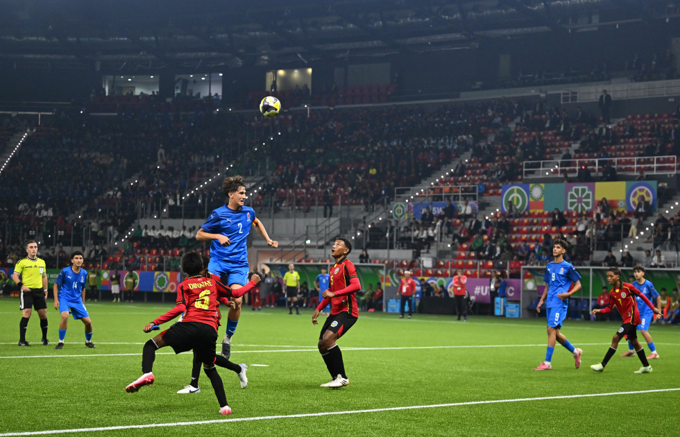 Prezident İlham Əliyev FIFA U-15 dünya çempionatının və festivalının açılış mərasimini izləyib<font color='red'> - YENİLƏNİB 2</font><font color=red> - FOTOLAR</font>