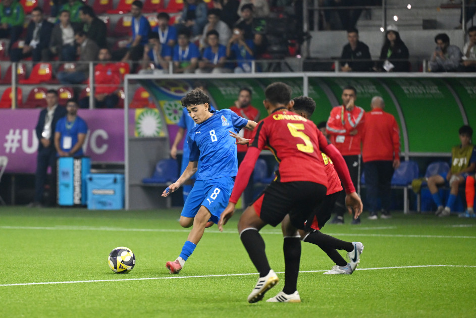 Prezident İlham Əliyev FIFA U-15 dünya çempionatının və festivalının açılış mərasimini izləyib<font color='red'> - YENİLƏNİB 2</font><font color=red> - FOTOLAR</font>