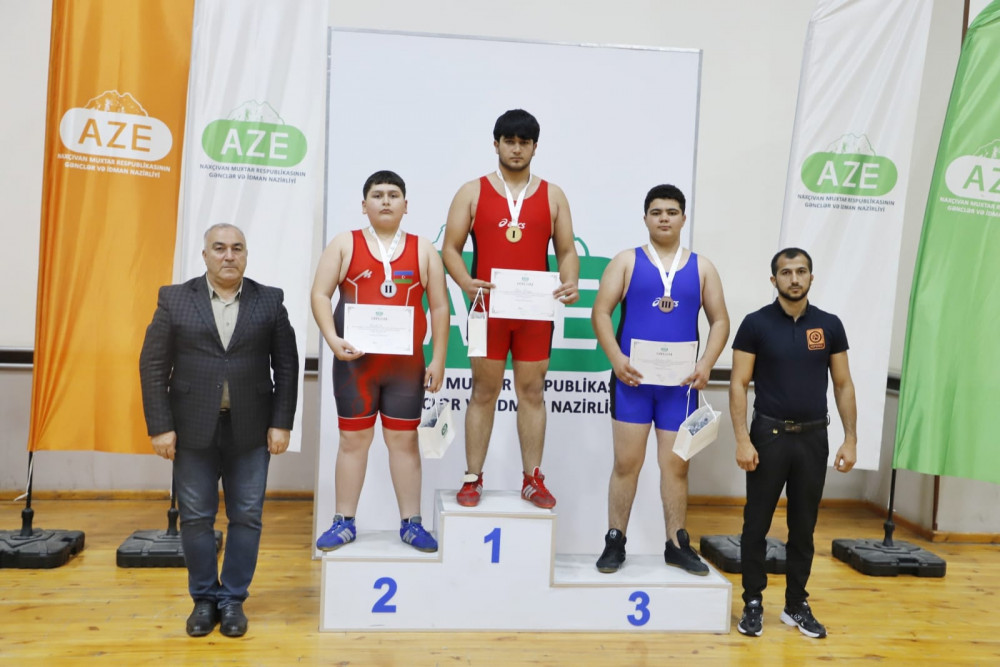 Yeniyetmə güləşçilər arasında Naxçıvan birinciləri müəyyənləşib <font color=red> - FOTOLAR</font>