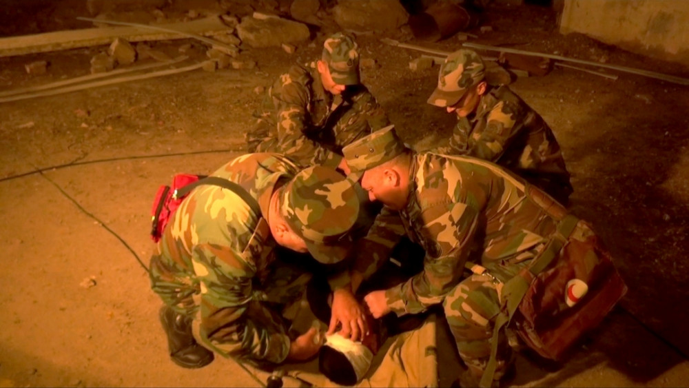 Naxçıvanda mülki müdafiə alayının şəxsi heyəti üçün gecə məşğələsi keçirilib<font color=red> - FOTOLAR</font>