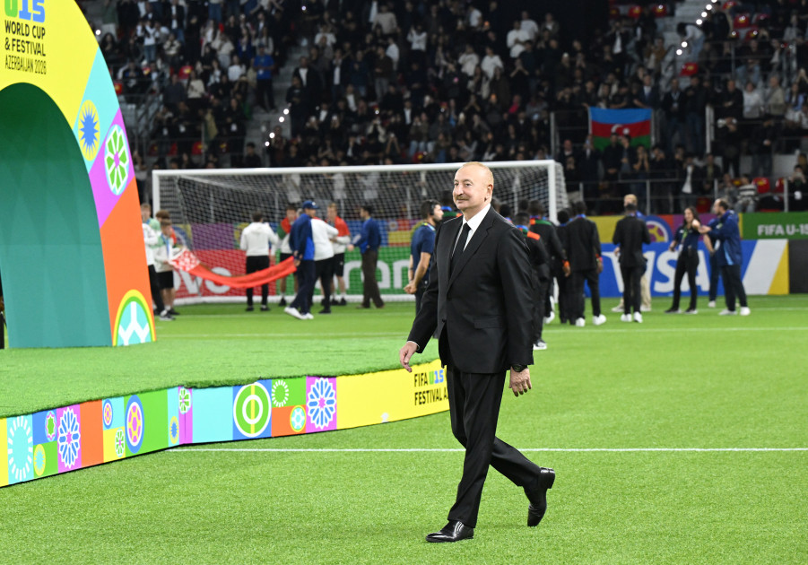 Prezident İlham Əliyev “FIFA U-15 World Cup and Festival”ın final matçını izləyib, mükafatlandırma mərasimində iştirak edib<font color='red'> - YENİLƏNİB</font><font color=red> - FOTOLAR</font>