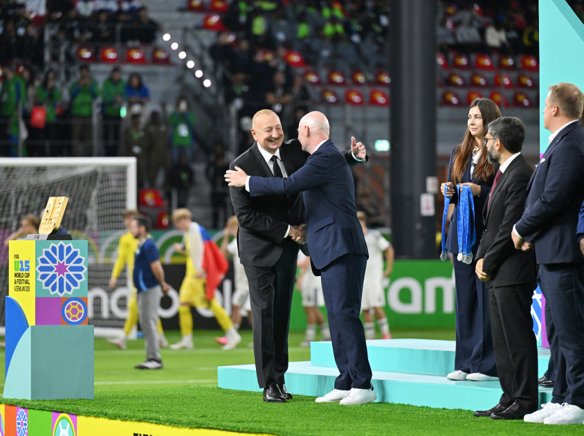 Prezident İlham Əliyev “FIFA U-15 World Cup and Festival”ın final matçını izləyib, mükafatlandırma mərasimində iştirak edib<font color='red'> - YENİLƏNİB</font><font color=red> - FOTOLAR</font>