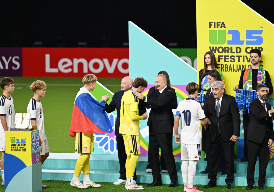 Prezident İlham Əliyev “FIFA U-15 World Cup and Festival”ın final matçını izləyib, mükafatlandırma mərasimində iştirak edib<font color='red'> - YENİLƏNİB</font><font color=red> - FOTOLAR</font>