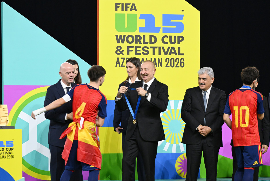 Prezident İlham Əliyev “FIFA U-15 World Cup and Festival”ın final matçını izləyib, mükafatlandırma mərasimində iştirak edib<font color='red'> - YENİLƏNİB</font><font color=red> - FOTOLAR</font>