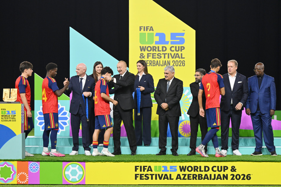 Prezident İlham Əliyev “FIFA U-15 World Cup and Festival”ın final matçını izləyib, mükafatlandırma mərasimində iştirak edib<font color='red'> - YENİLƏNİB</font><font color=red> - FOTOLAR</font>